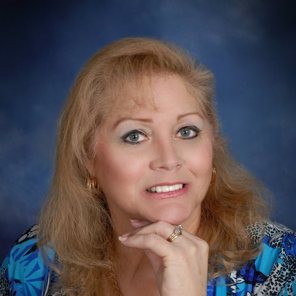 Meet your Posher, Cindy - Picture 1 of 1